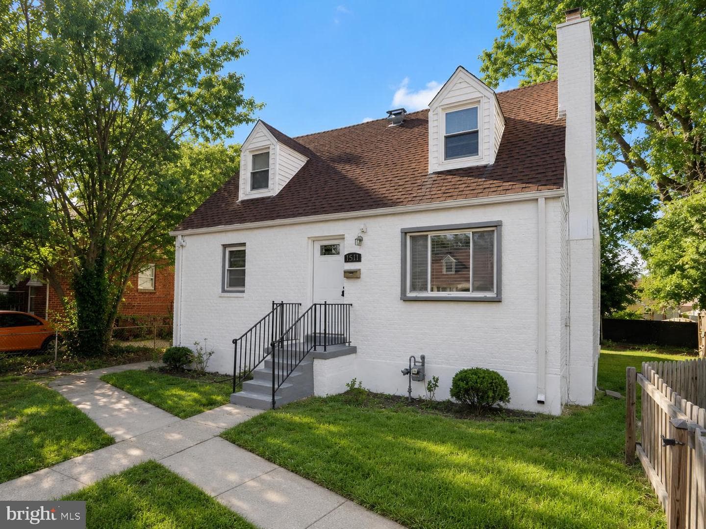 1511 Crest Road photo 4