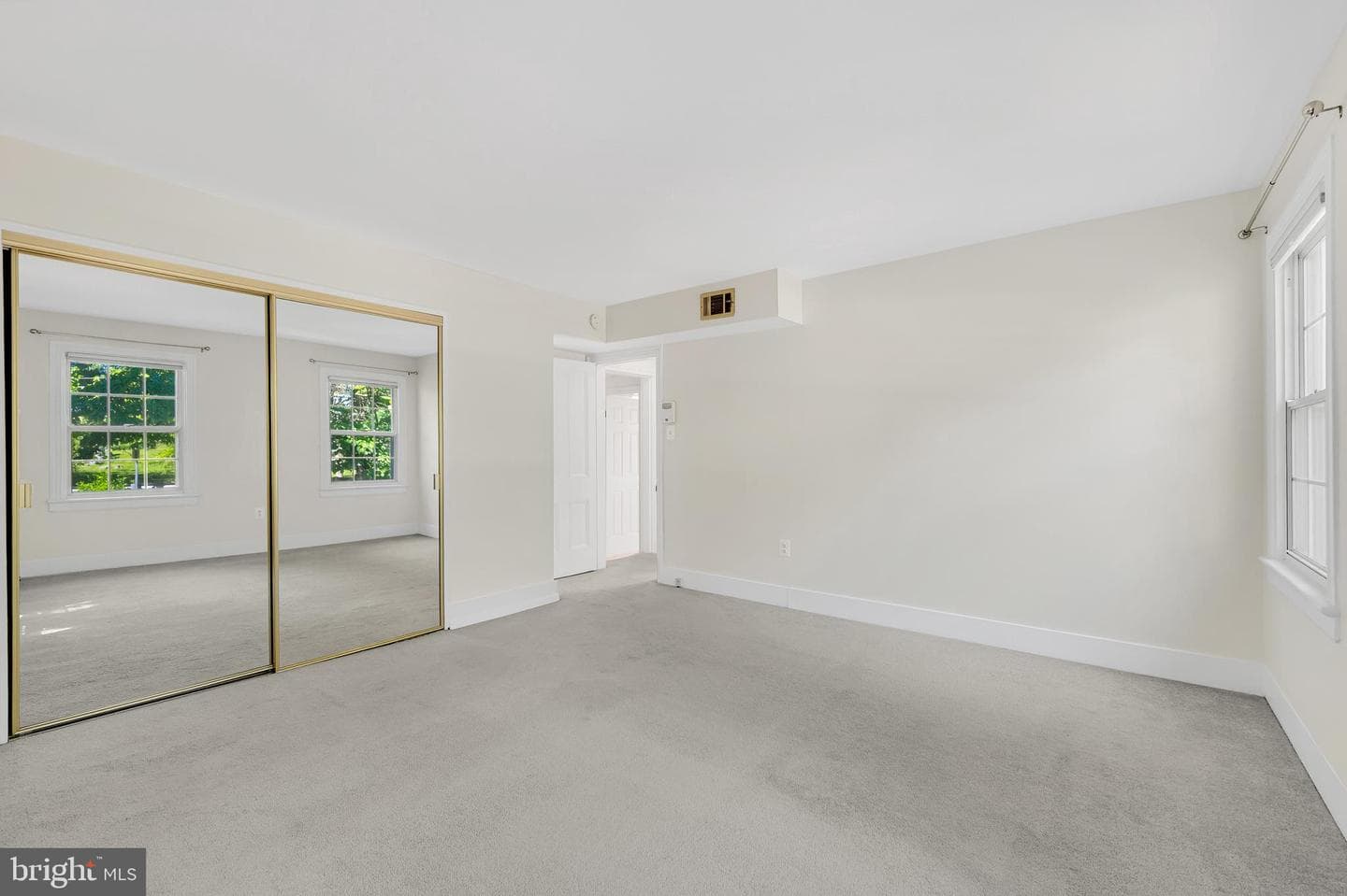 2418 Forest Glen Road photo 18