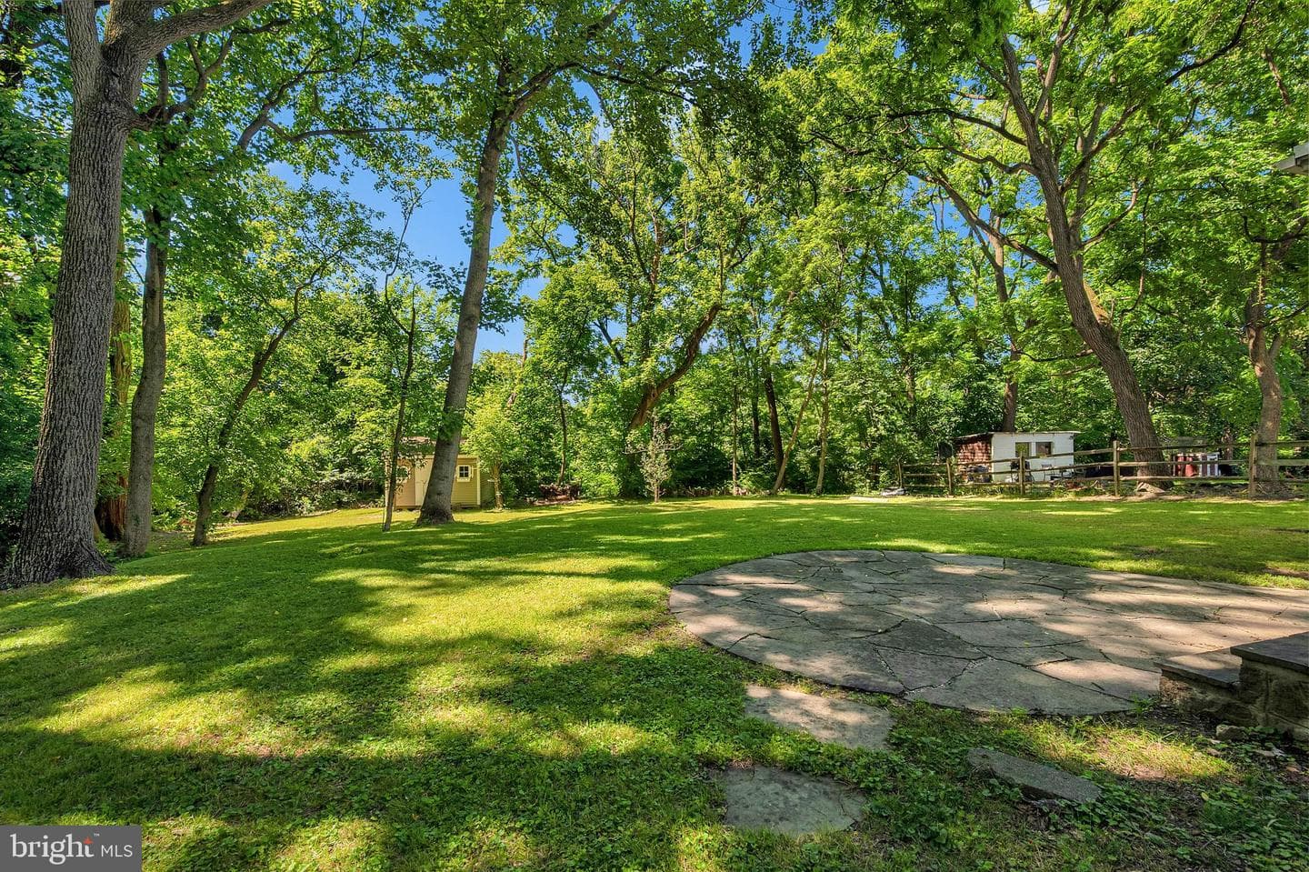 2418 Forest Glen Road photo 22