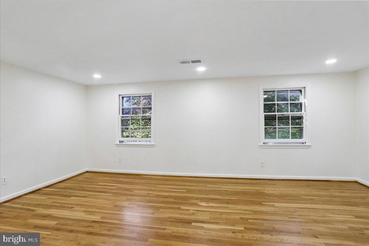 9812 Canal Road photo 18