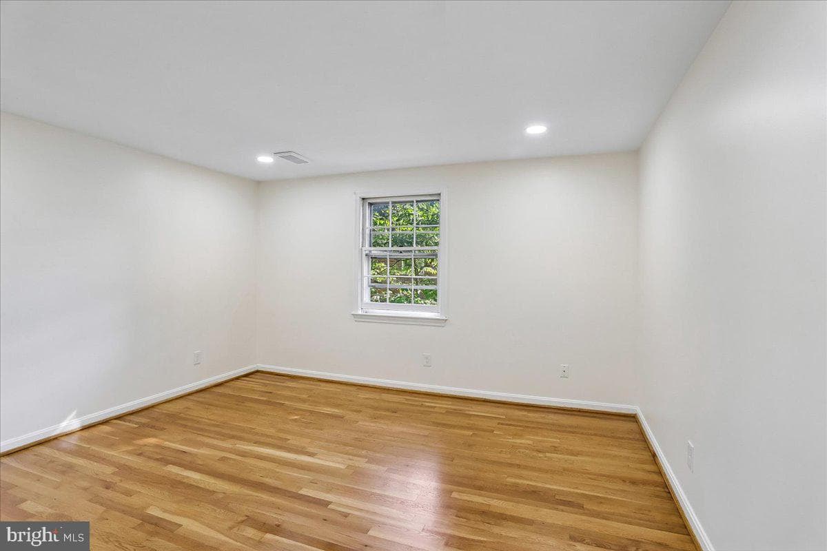9812 Canal Road photo 20