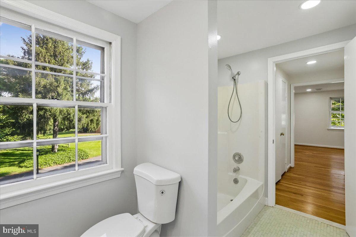 9812 Canal Road photo 25