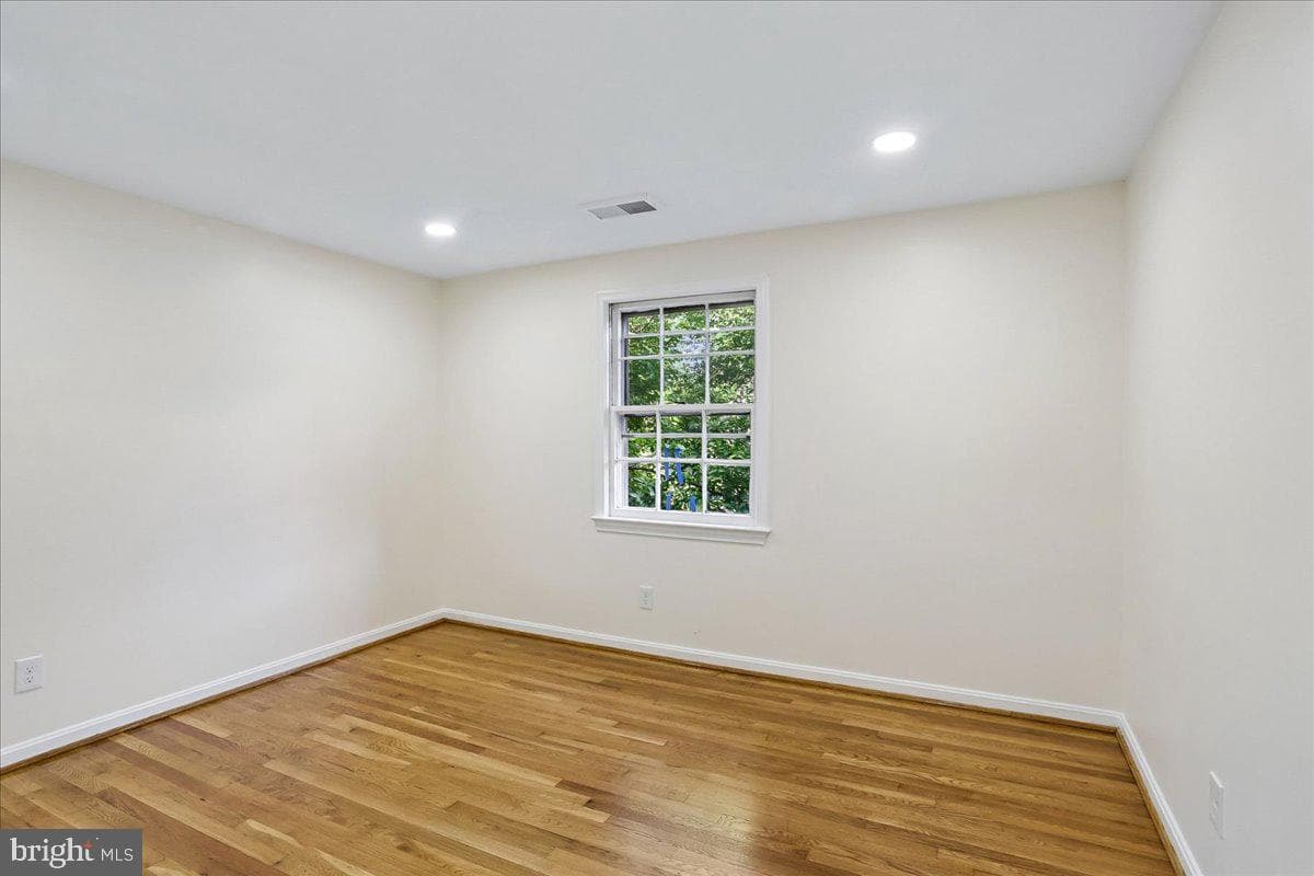 9812 Canal Road photo 26