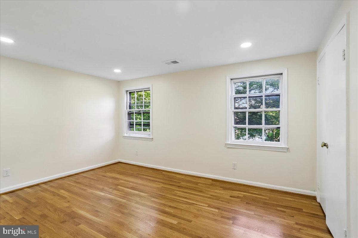 9812 Canal Road photo 29