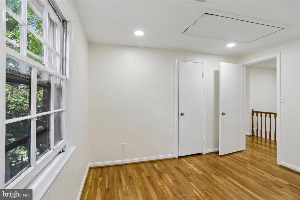 9812 Canal Road photo 33