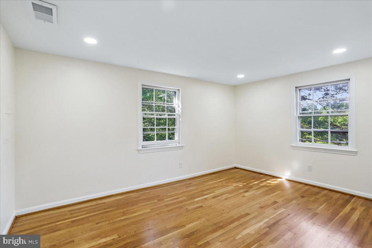 9812 Canal Road photo 34