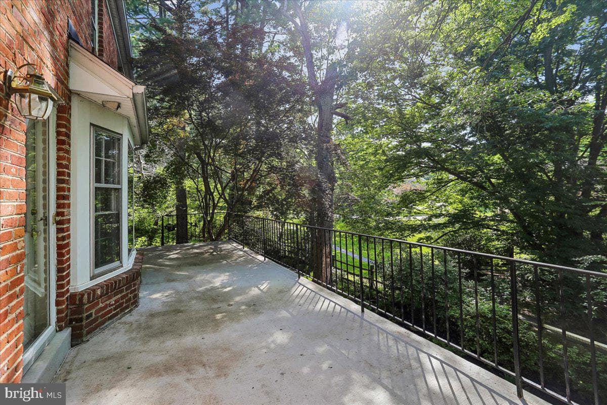 9812 Canal Road photo 44
