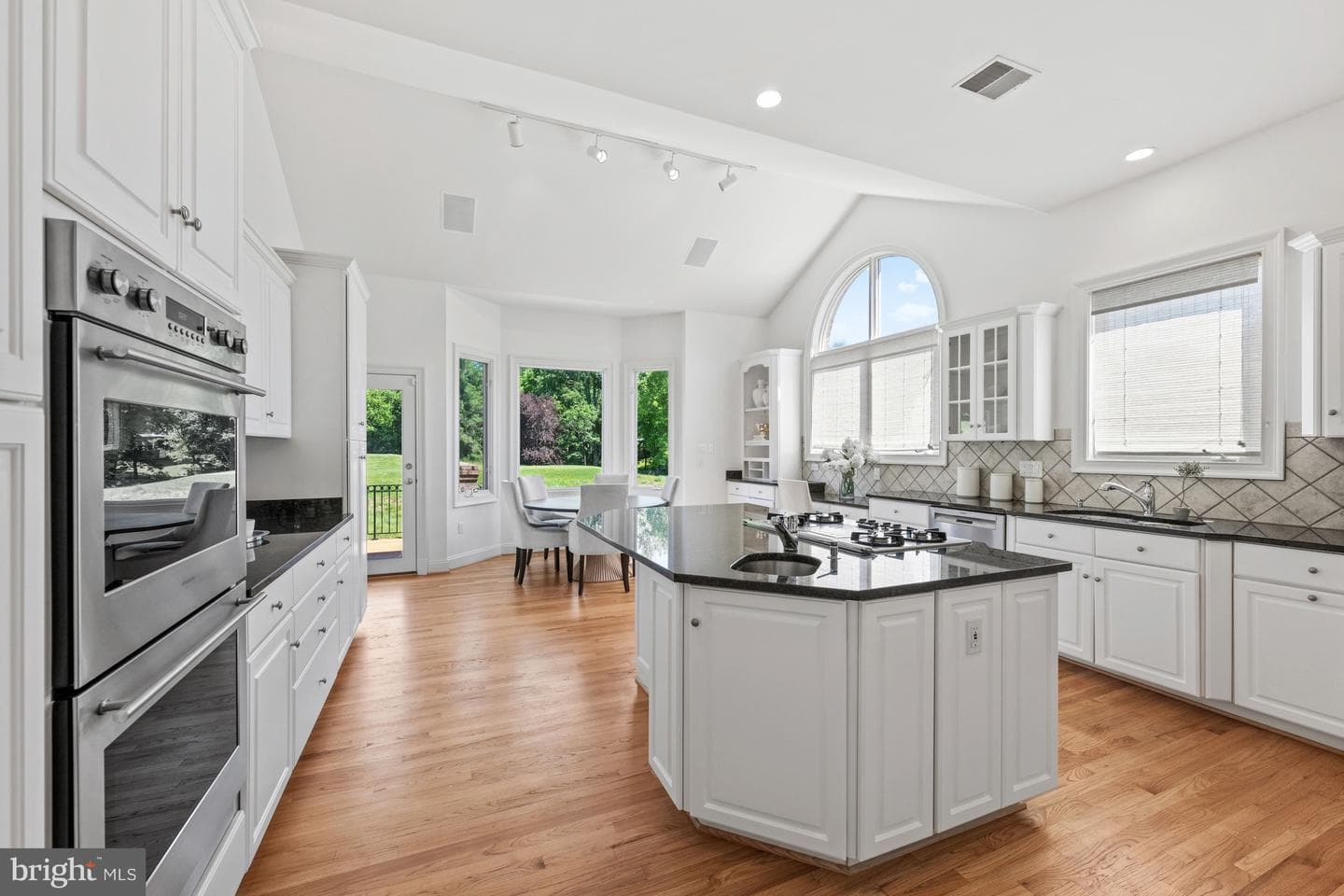26 / 28 Beman Woods Court photo 16