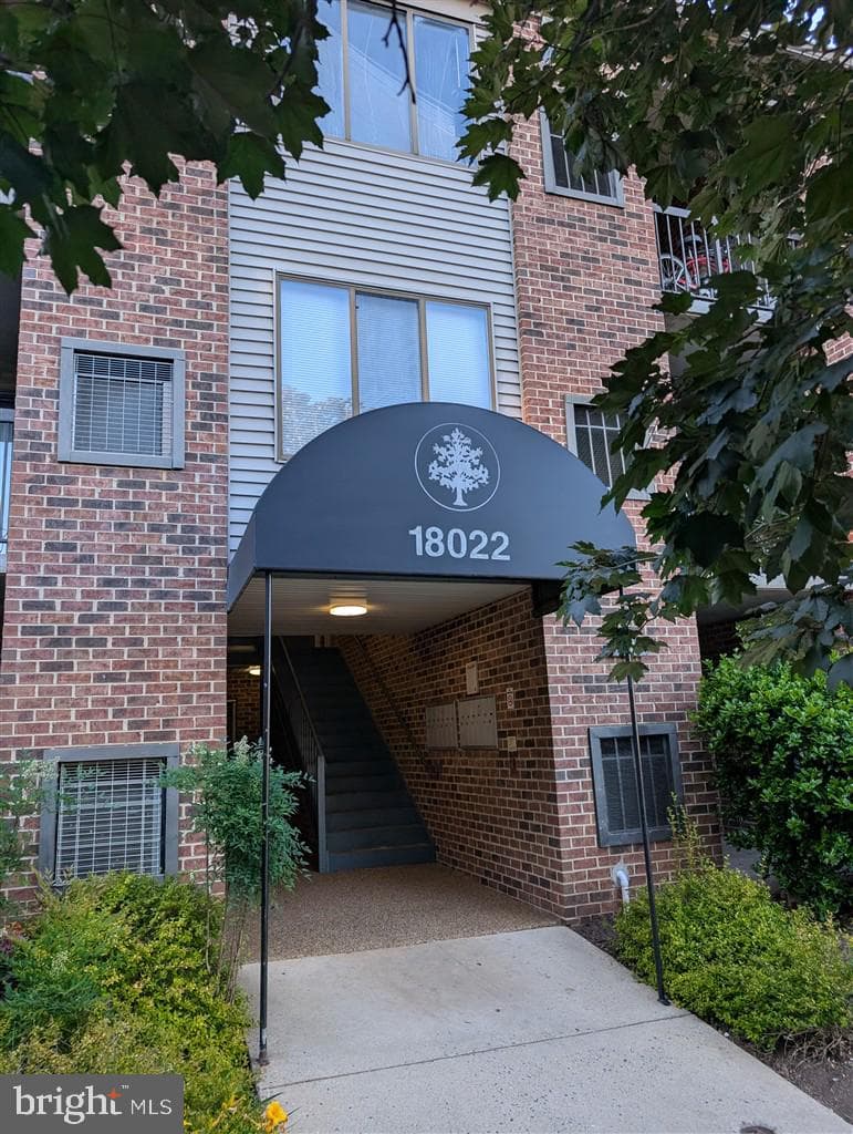 18022 Chalet Drive #27-103, Germantown