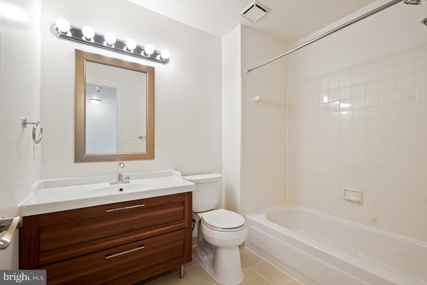 2045 Westchester Drive photo 18