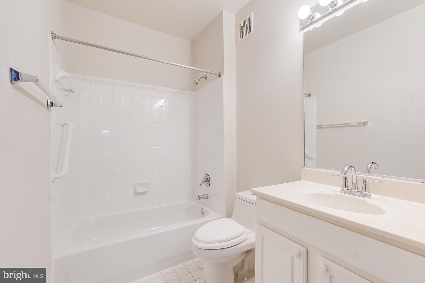 311 High Gables Drive #206 photo 18