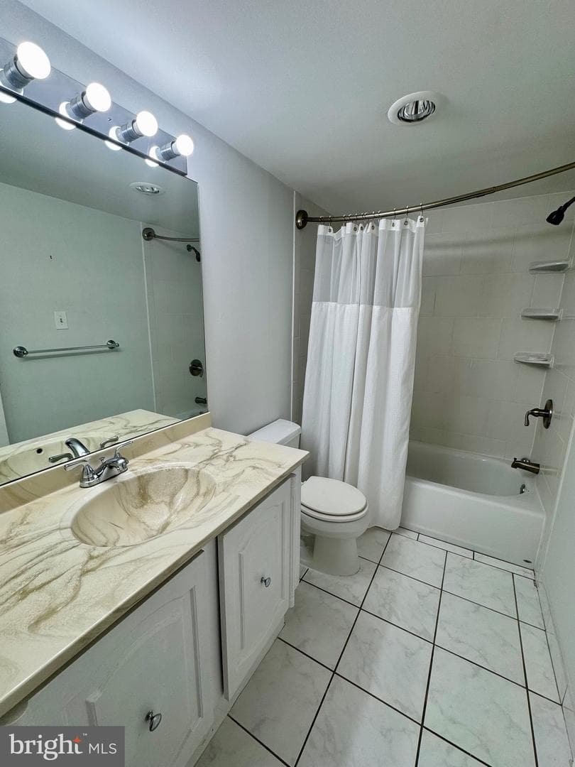 5225 Pooks Hill Rd # 220N photo 14