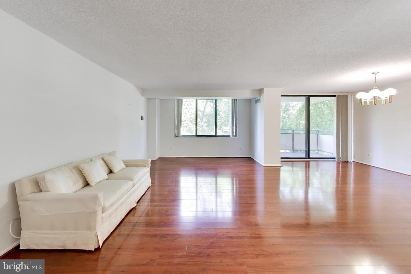 5225 Pooks Hill Rd # 220N photo 17