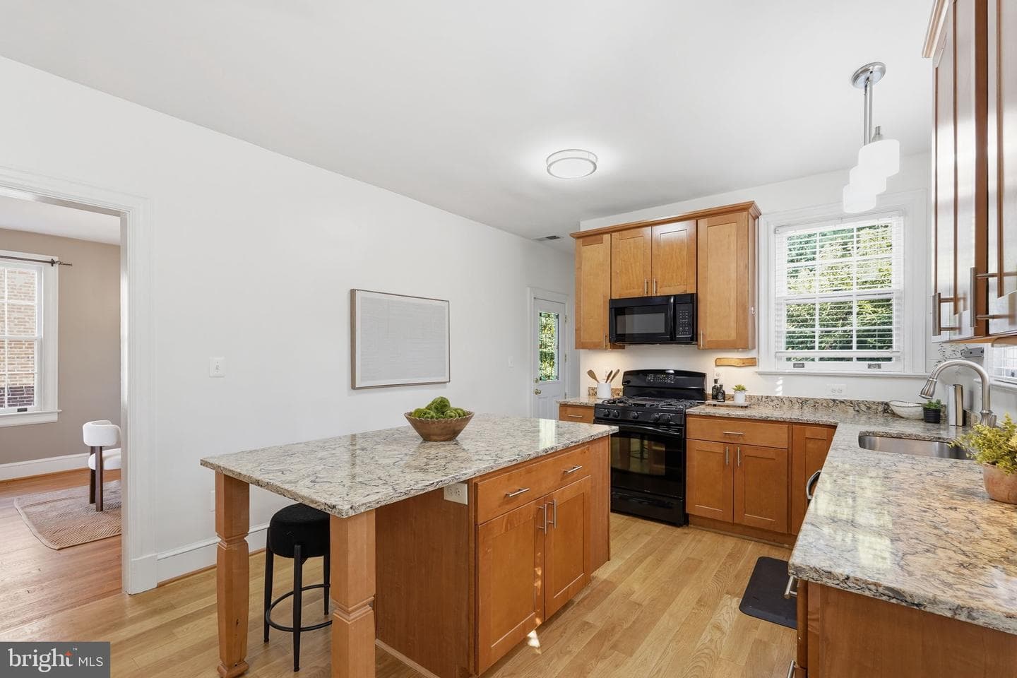 710 Wayne Avenue photo 13