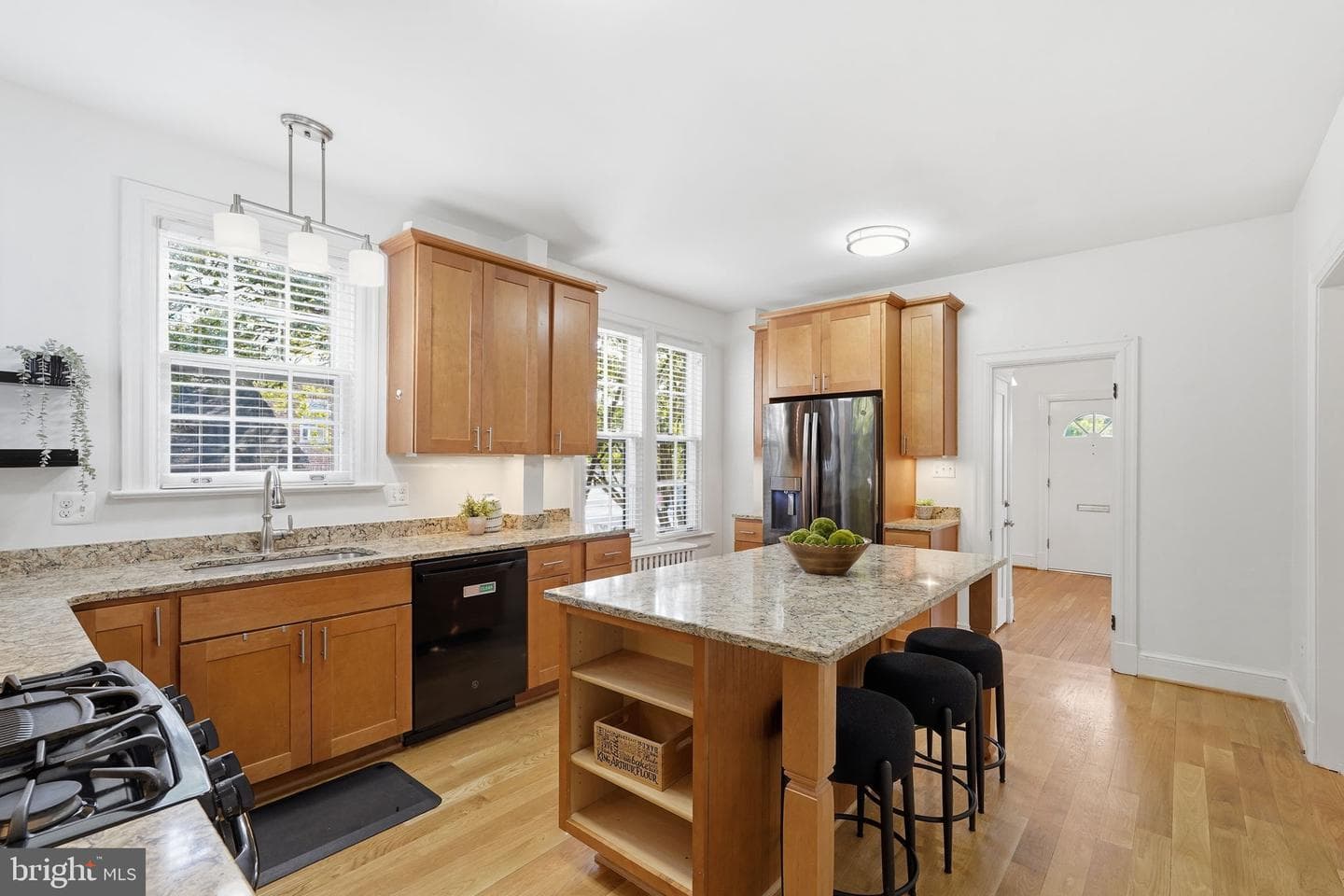 710 Wayne Avenue photo 15