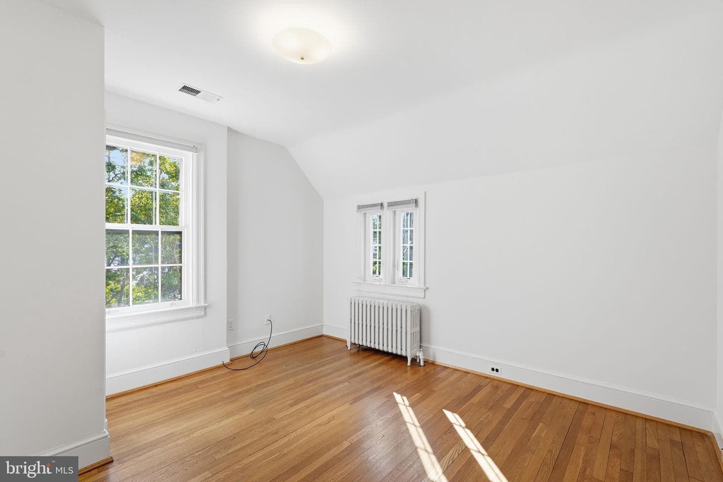 710 Wayne Avenue photo 24