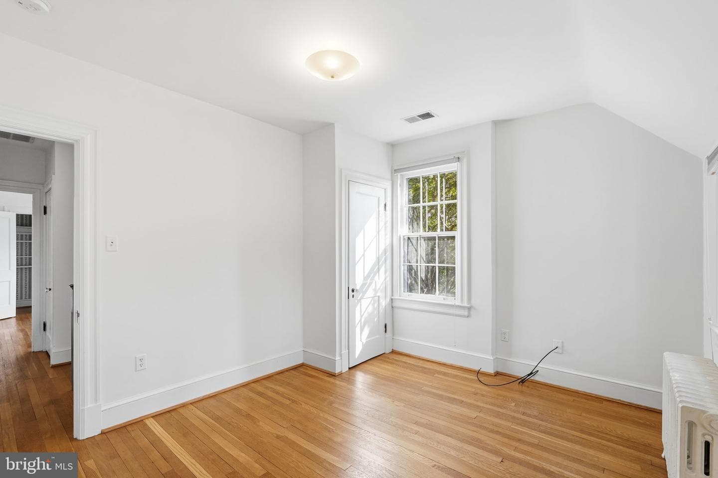 710 Wayne Avenue photo 25