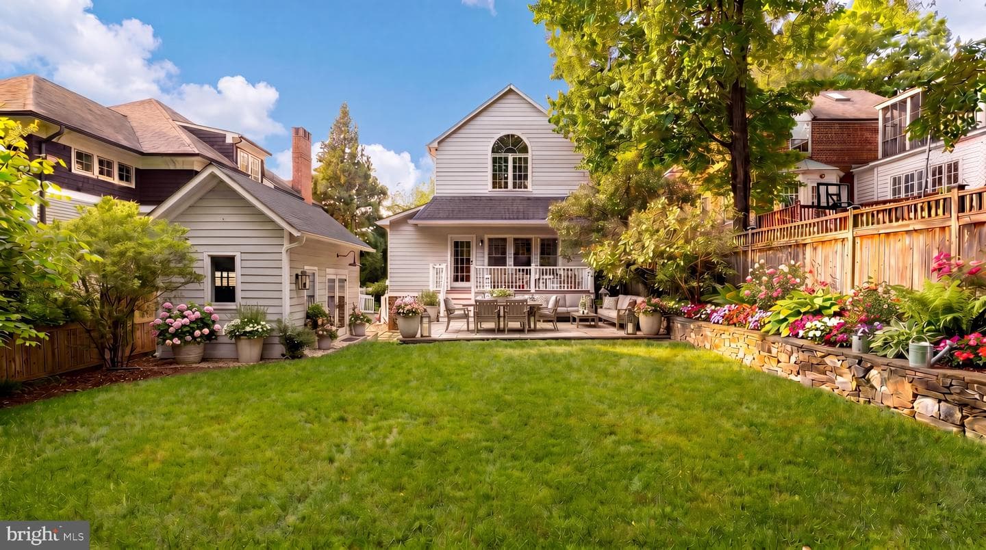 7203 Summit Avenue, Chevy Chase