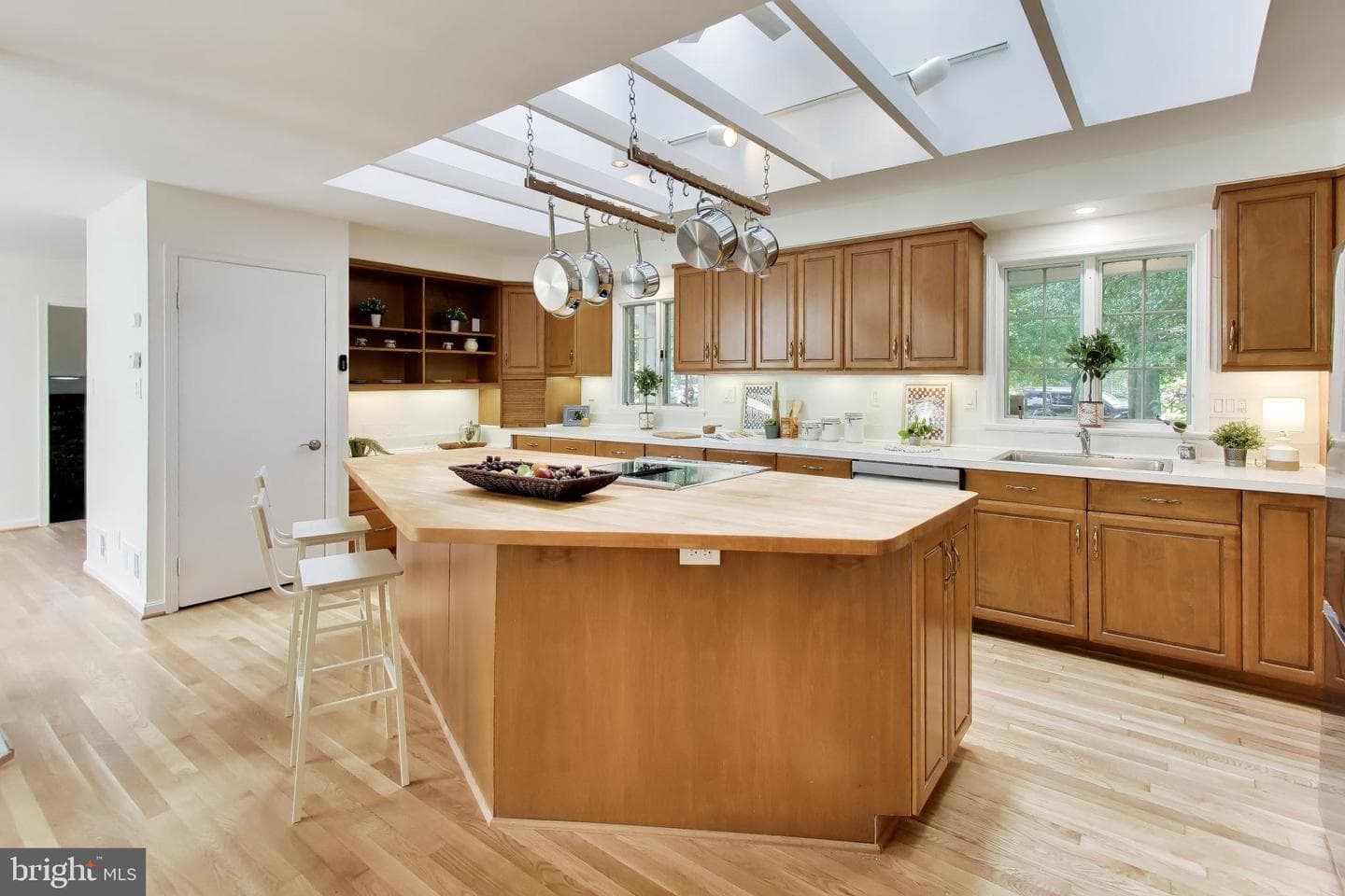 4 Orchard Way N photo 12