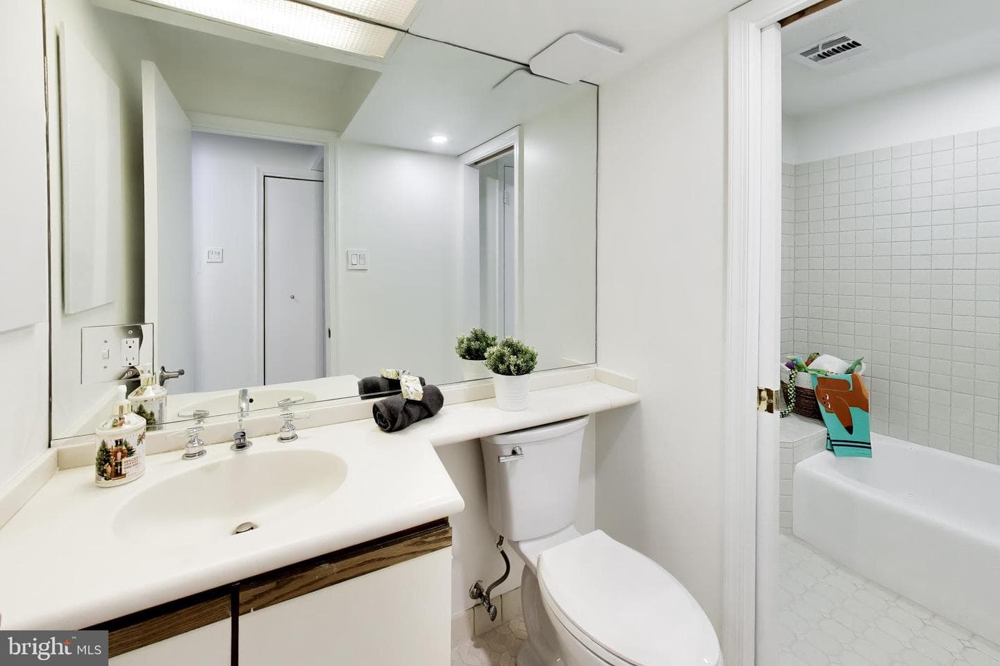 4 Orchard Way N photo 31