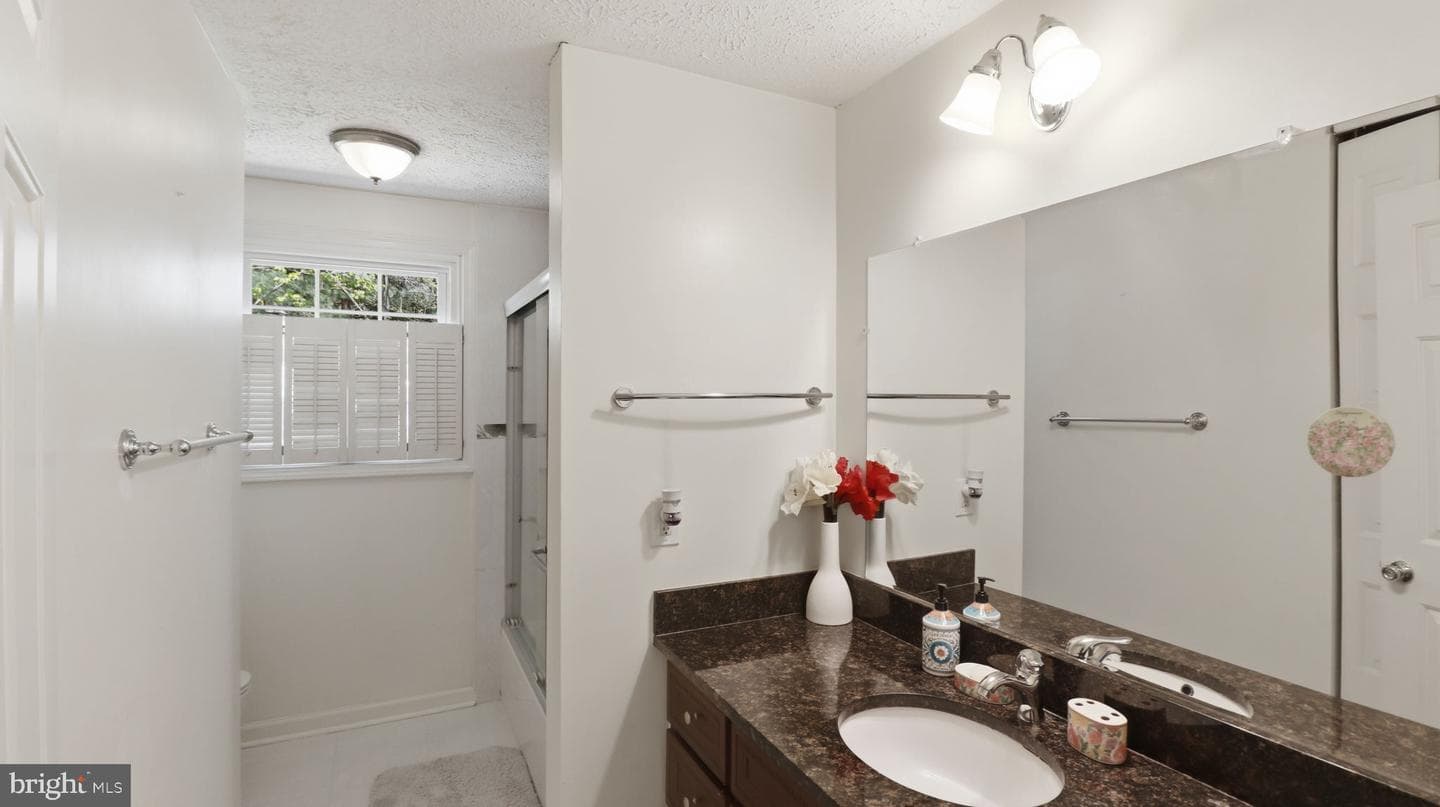 11201 Lake Breeze photo 28