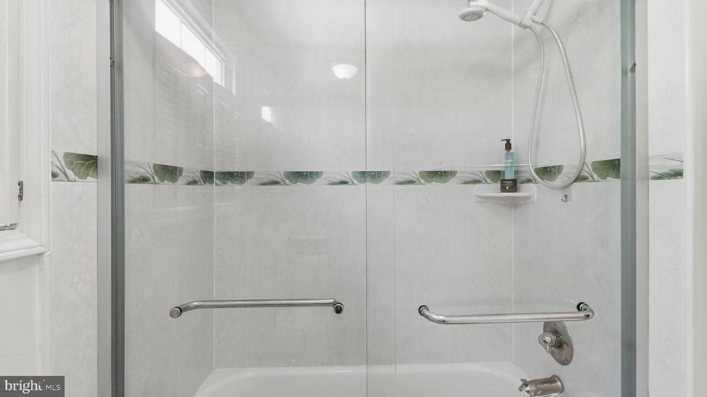 11201 Lake Breeze photo 30