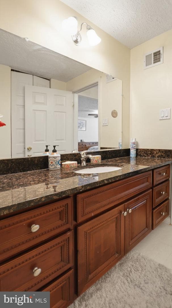 11201 Lake Breeze photo 31