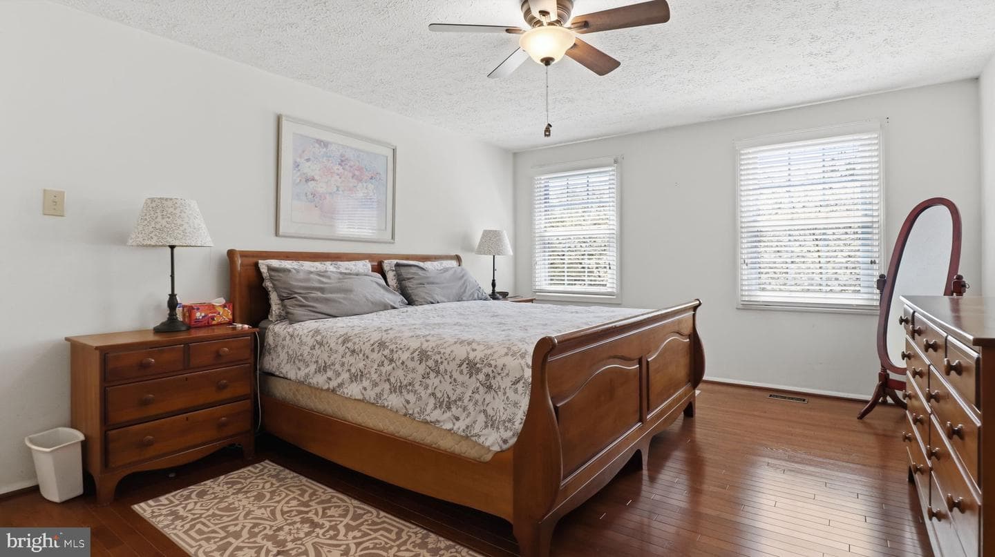 11201 Lake Breeze photo 34