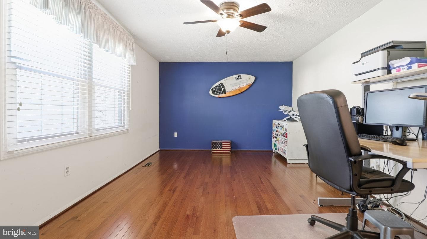 11201 Lake Breeze photo 36