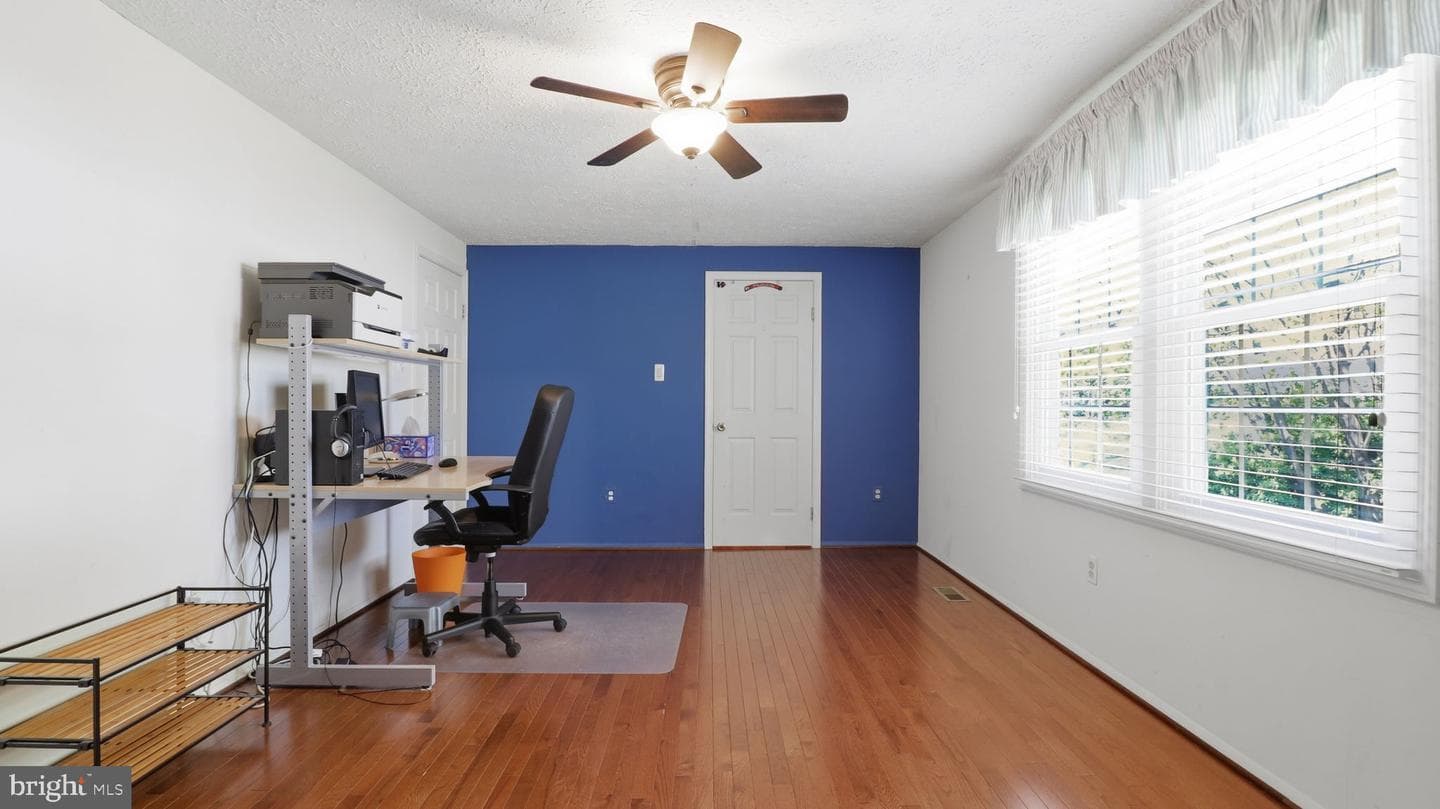 11201 Lake Breeze photo 37