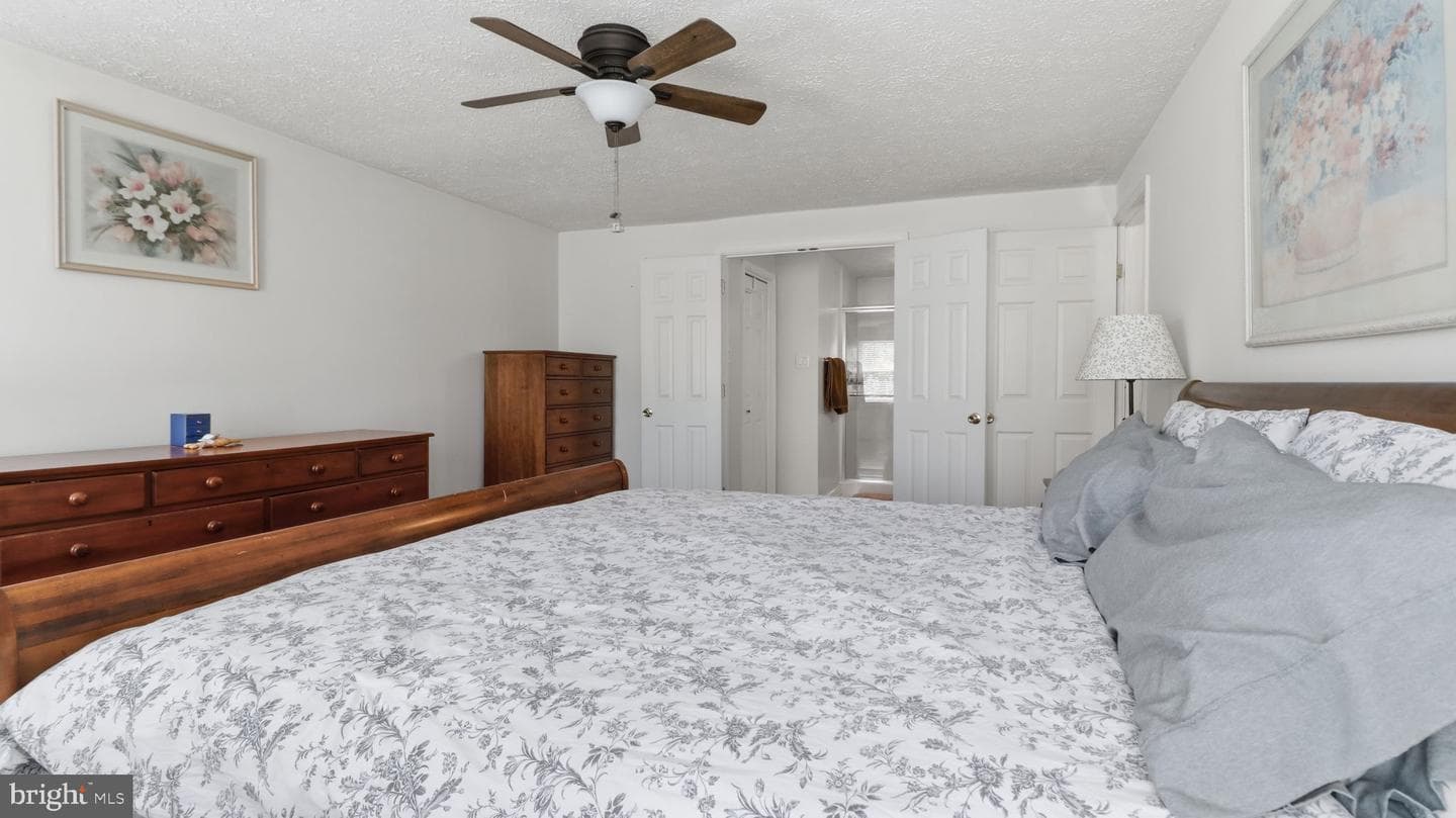11201 Lake Breeze photo 43