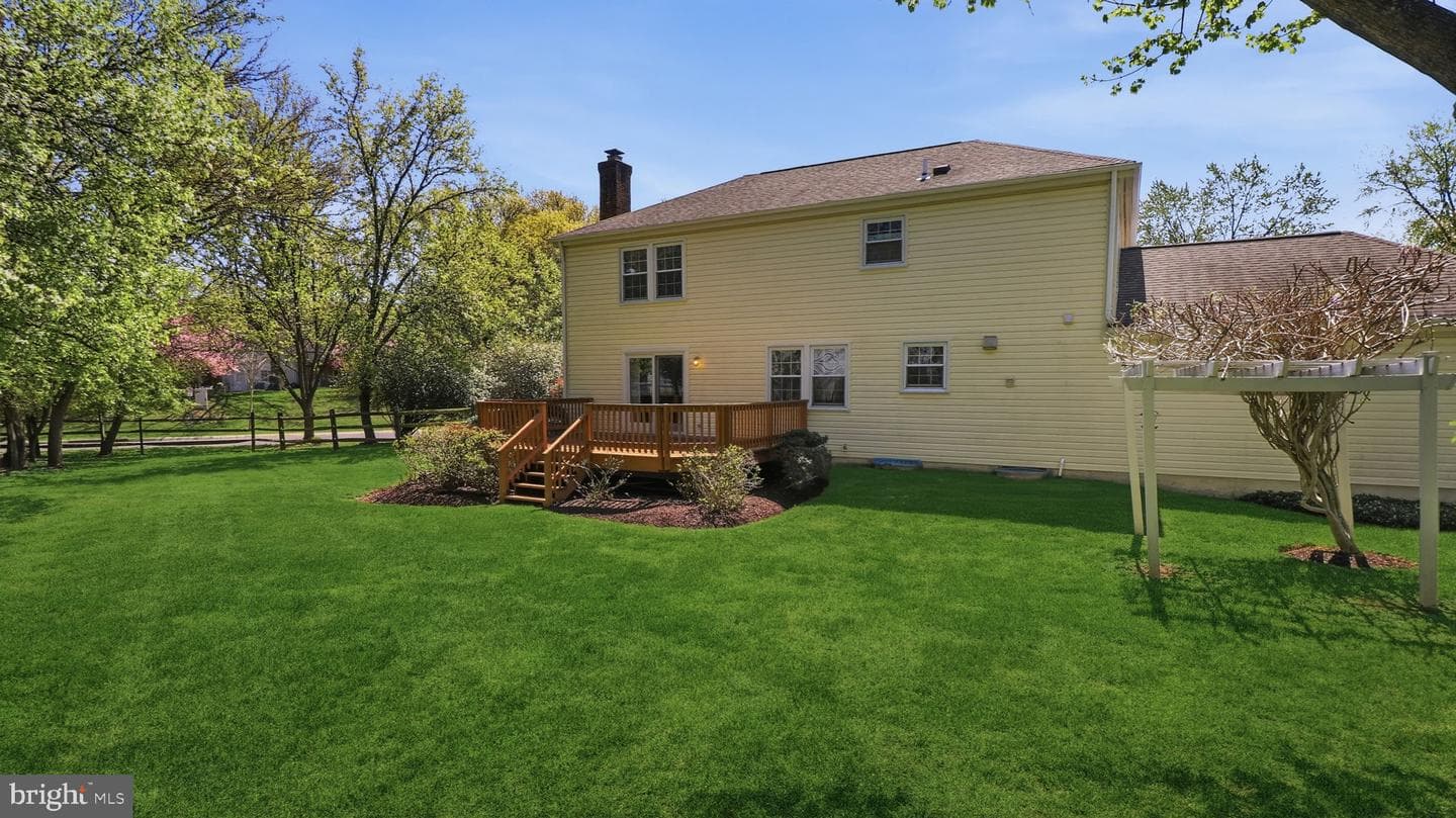 11201 Lake Breeze photo 49