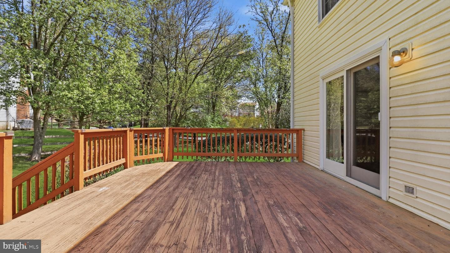 11201 Lake Breeze photo 50