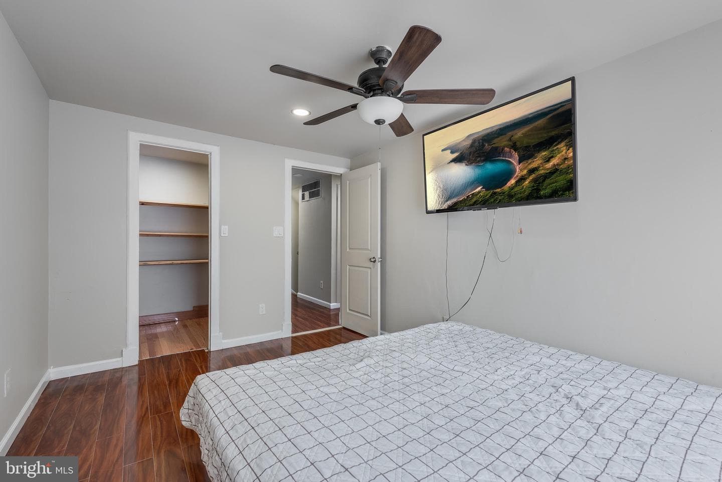 9437 Chadburn Place photo 14