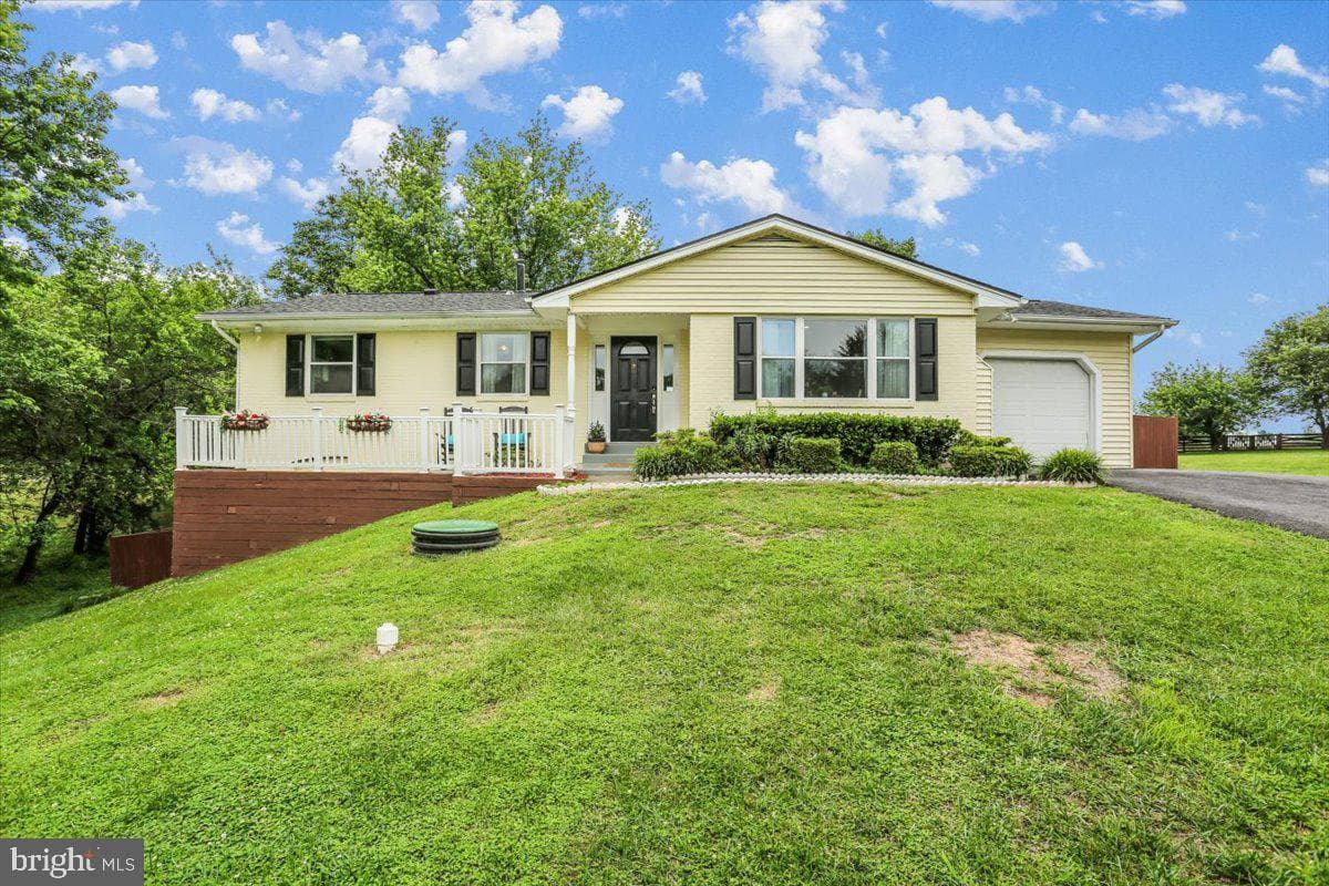 25520 Jonnie Court photo 1