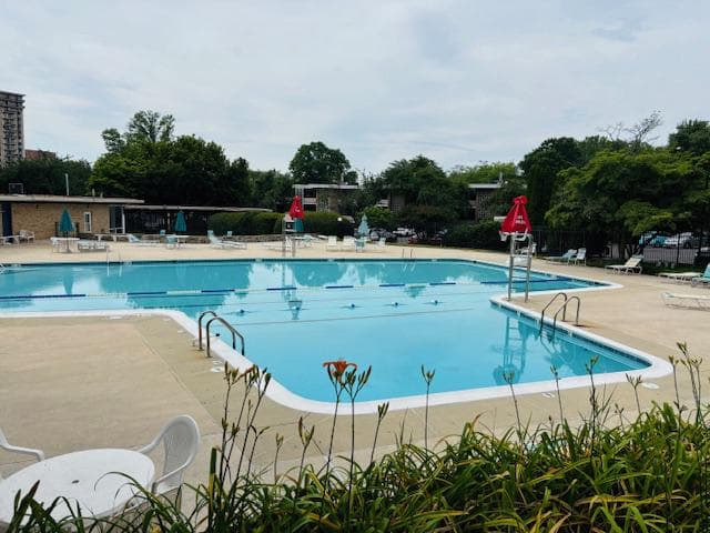 7551 Spring Lake Drive #d-1, Bethesda