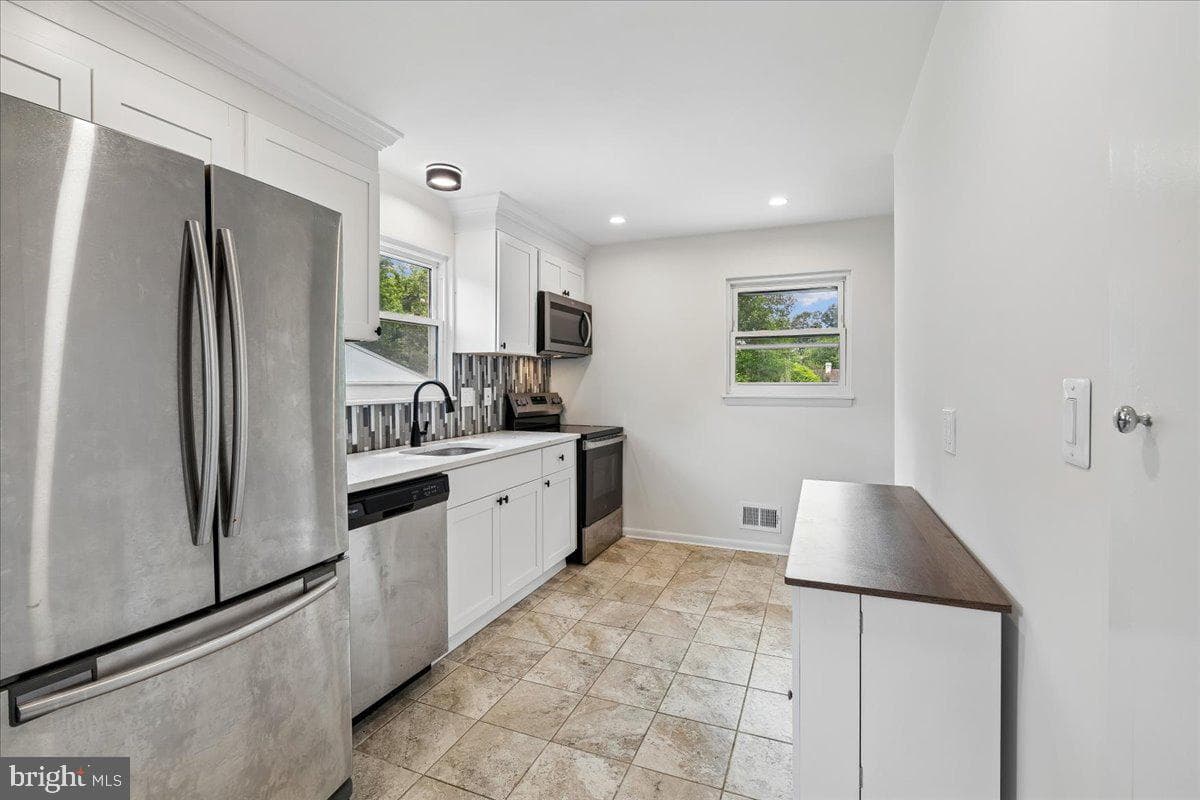 727 Grandin Avenue photo 6