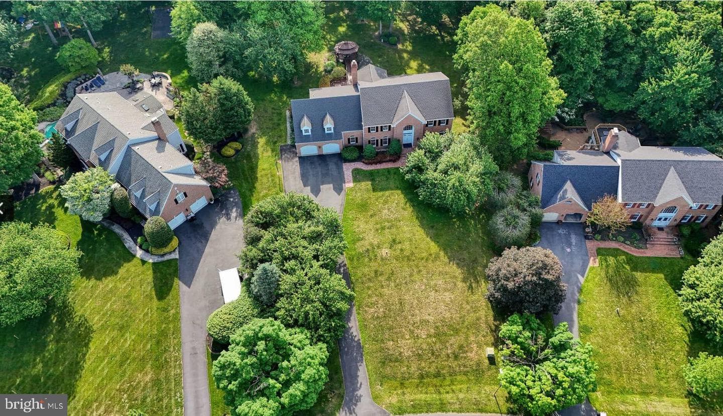 18117 Hayloft Drive photo 5