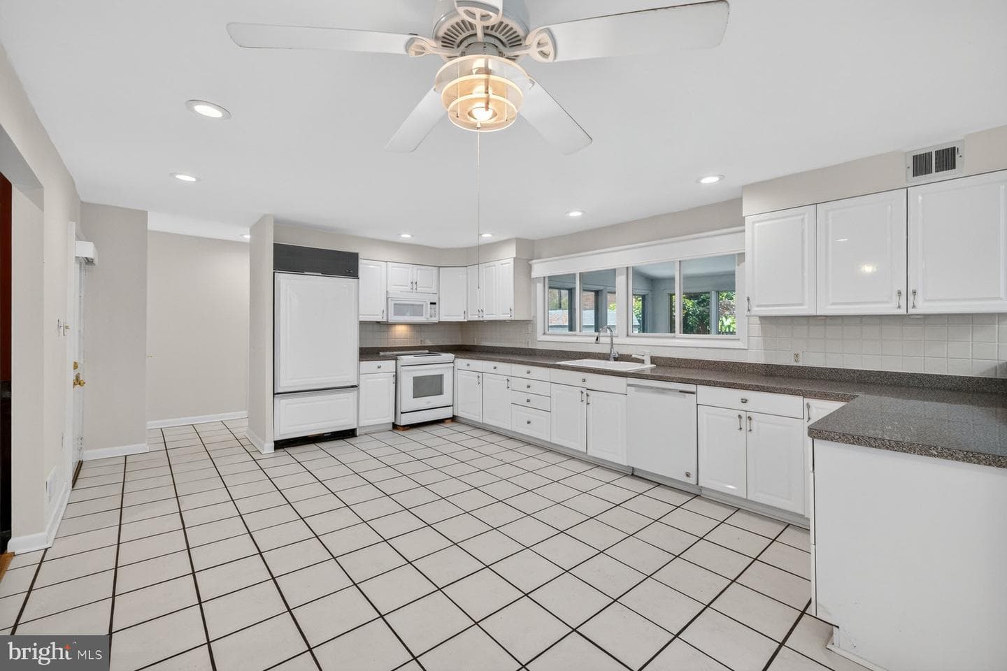 3101 Brooklawn Terrace photo 10