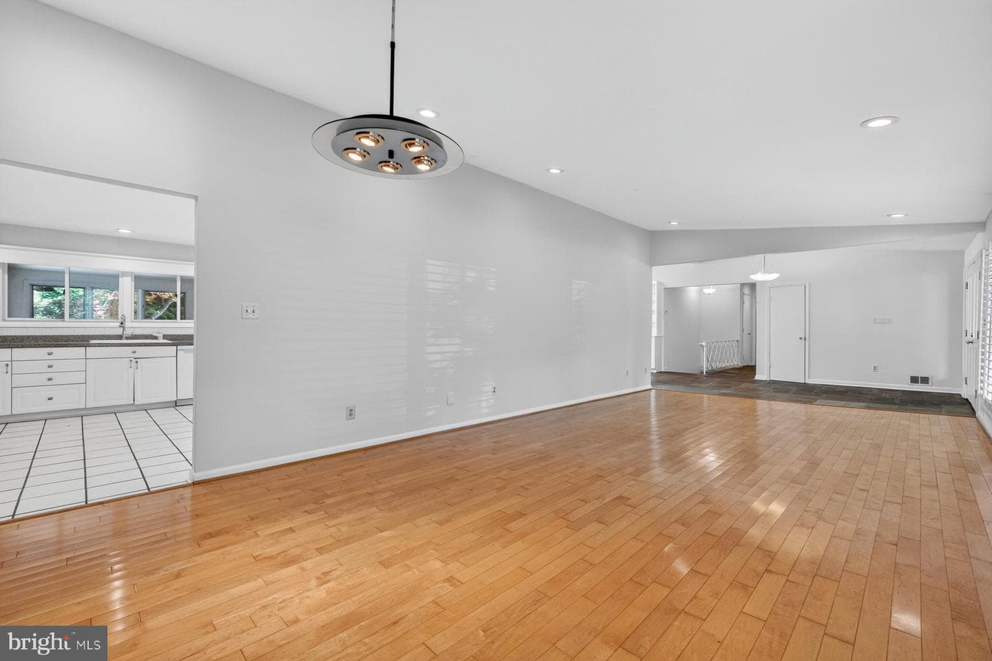 3101 Brooklawn Terrace photo 4
