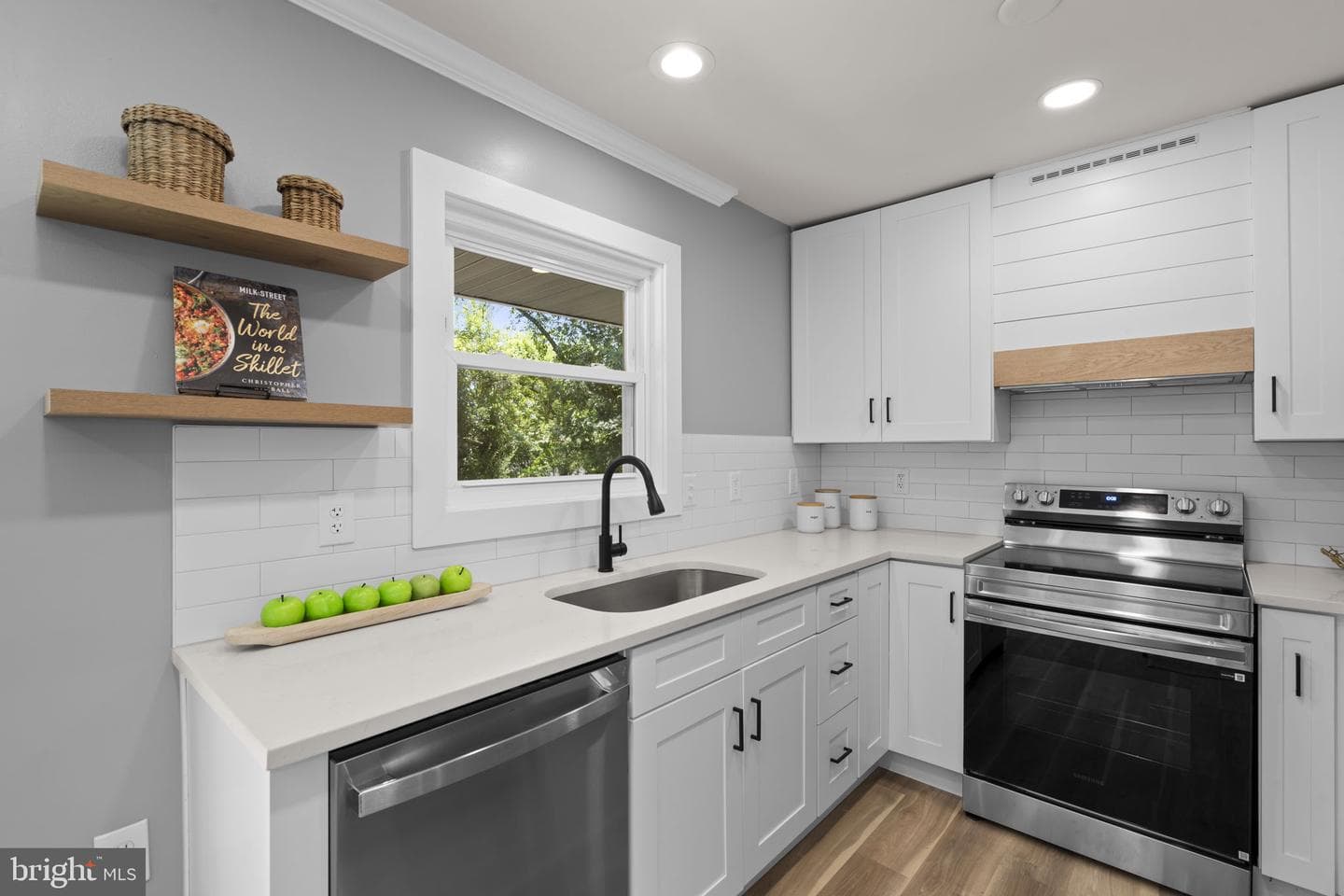 4304 Elizabeth Street photo 15