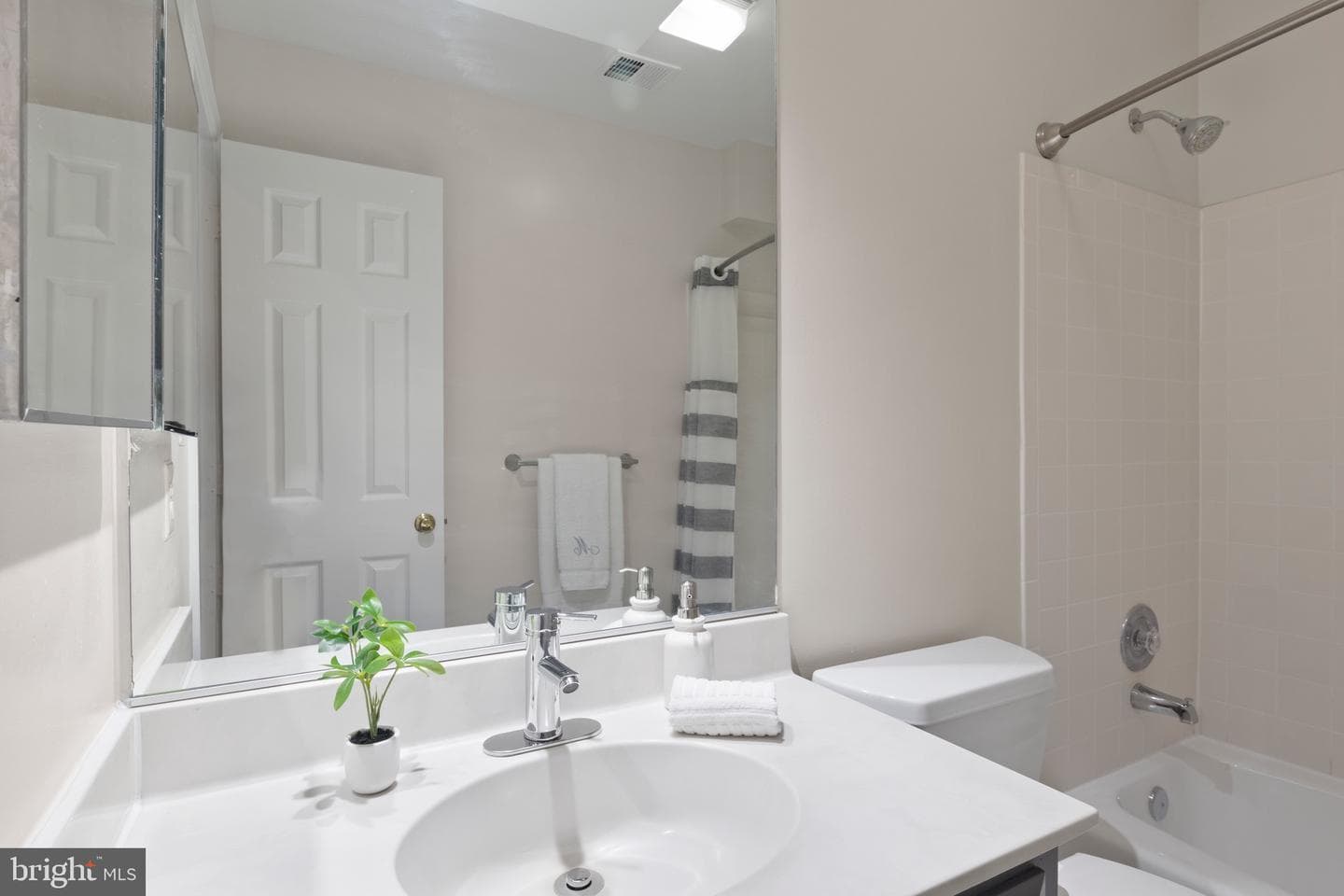 10314 Thornbush Lane photo 38