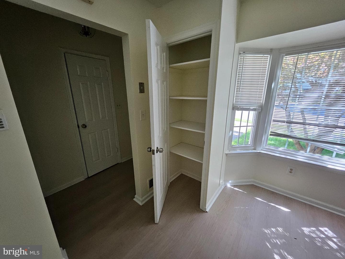 47 Gas Light Court photo 12