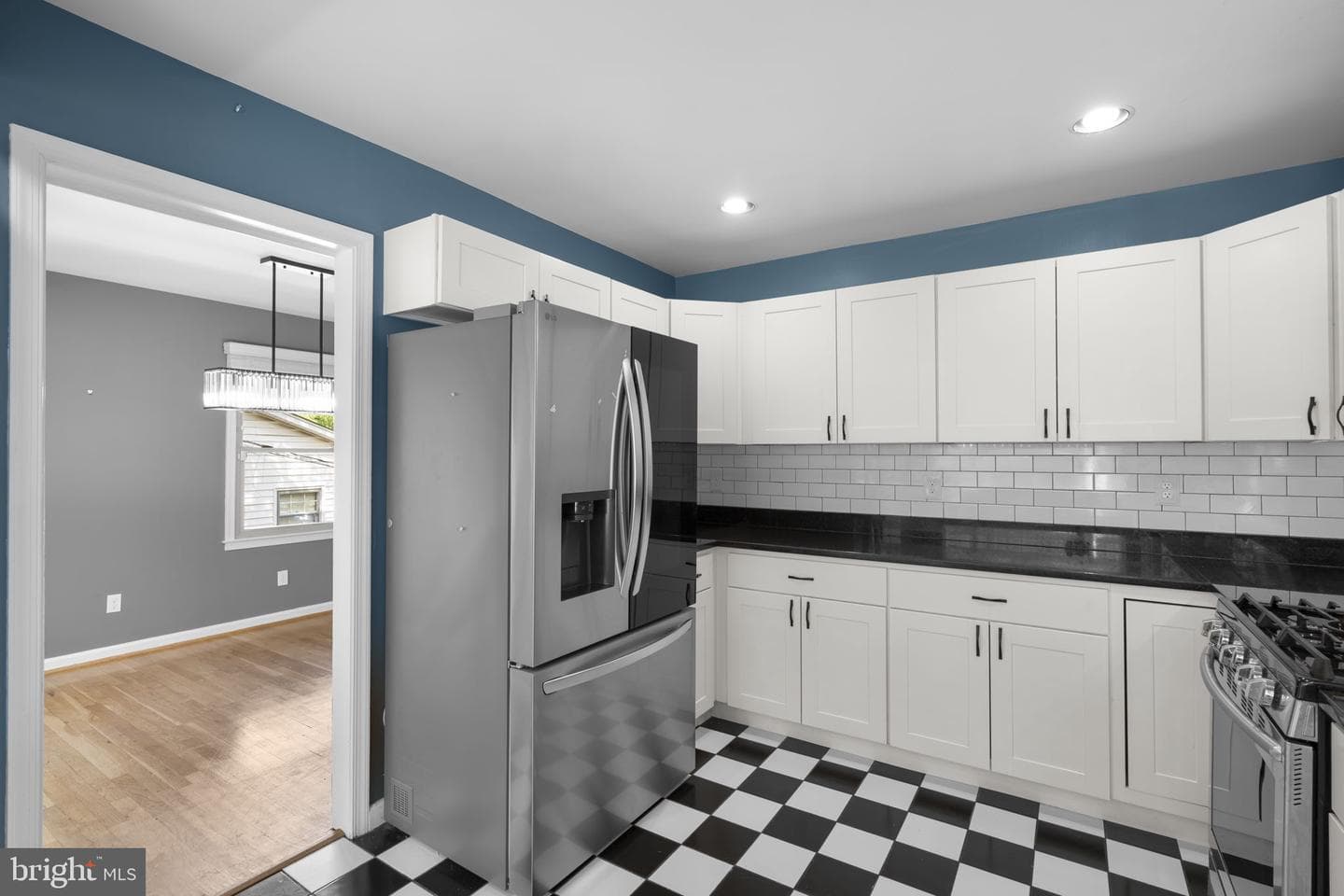 822 Loxford Terrace photo 23