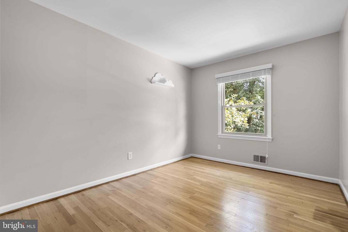 822 Loxford Terrace photo 25