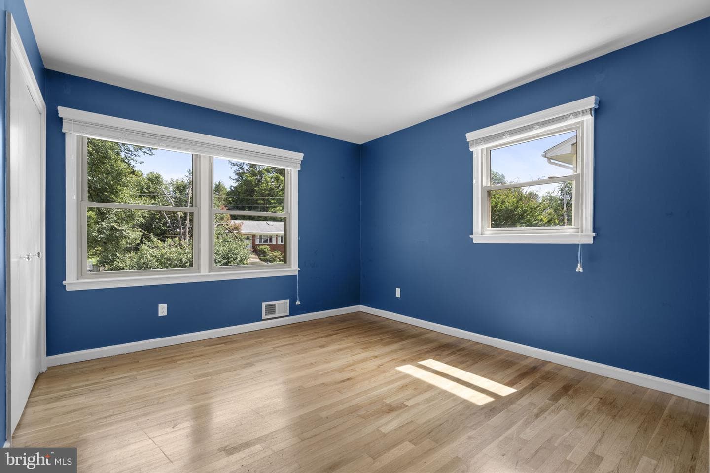 822 Loxford Terrace photo 29