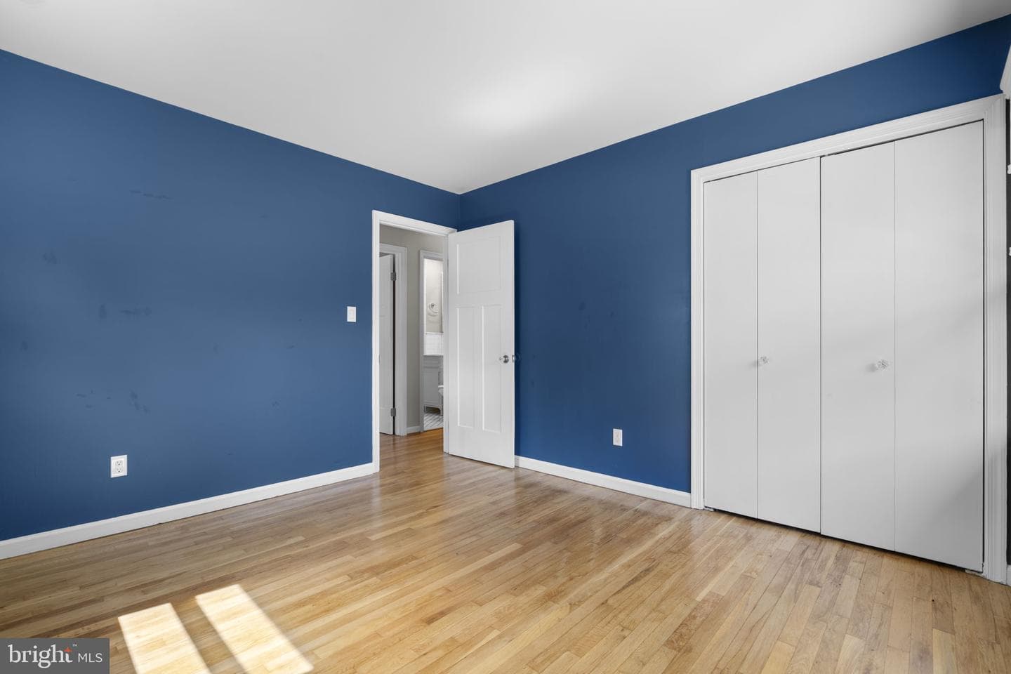 822 Loxford Terrace photo 30