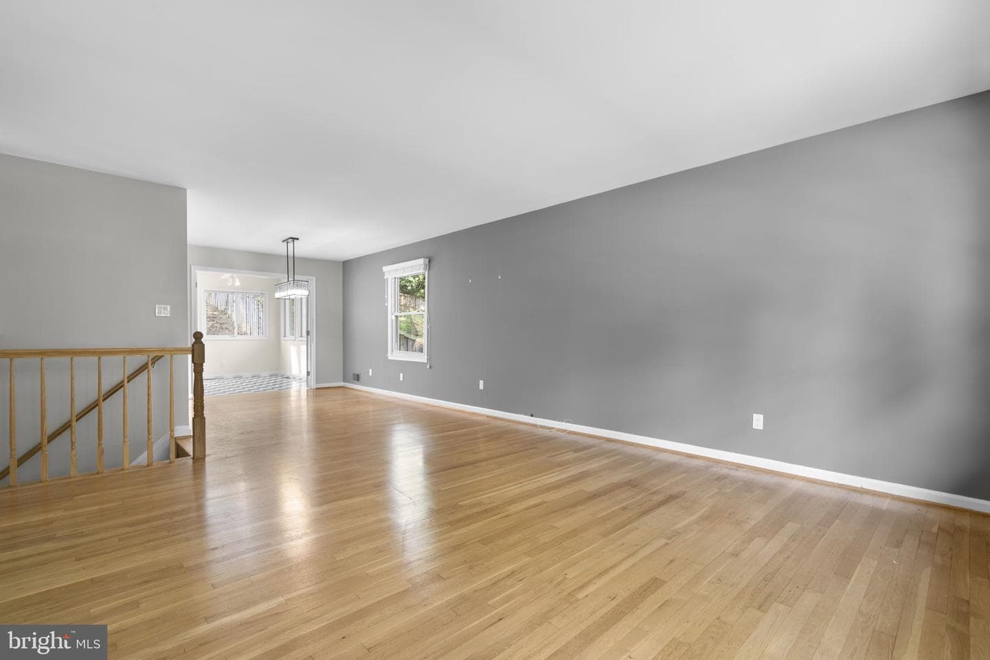 822 Loxford Terrace photo 7