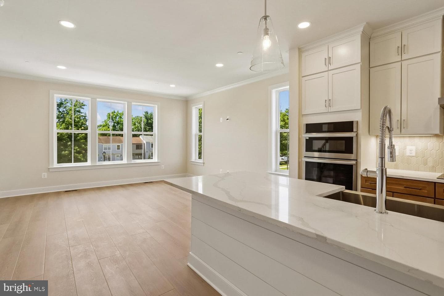 209 Allen Lane photo 13