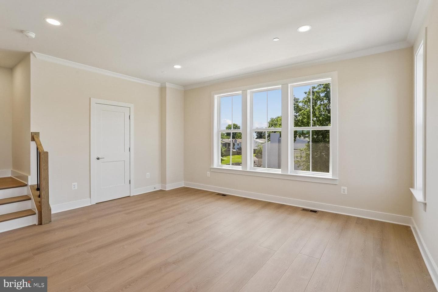 209 Allen Lane photo 15